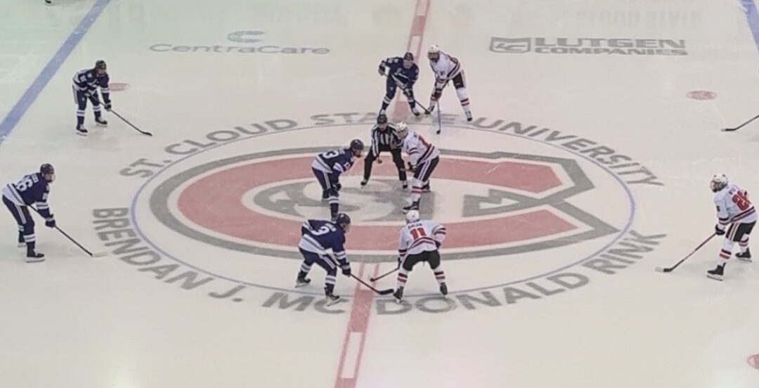 Men’s Hockey Falls in Season Opener